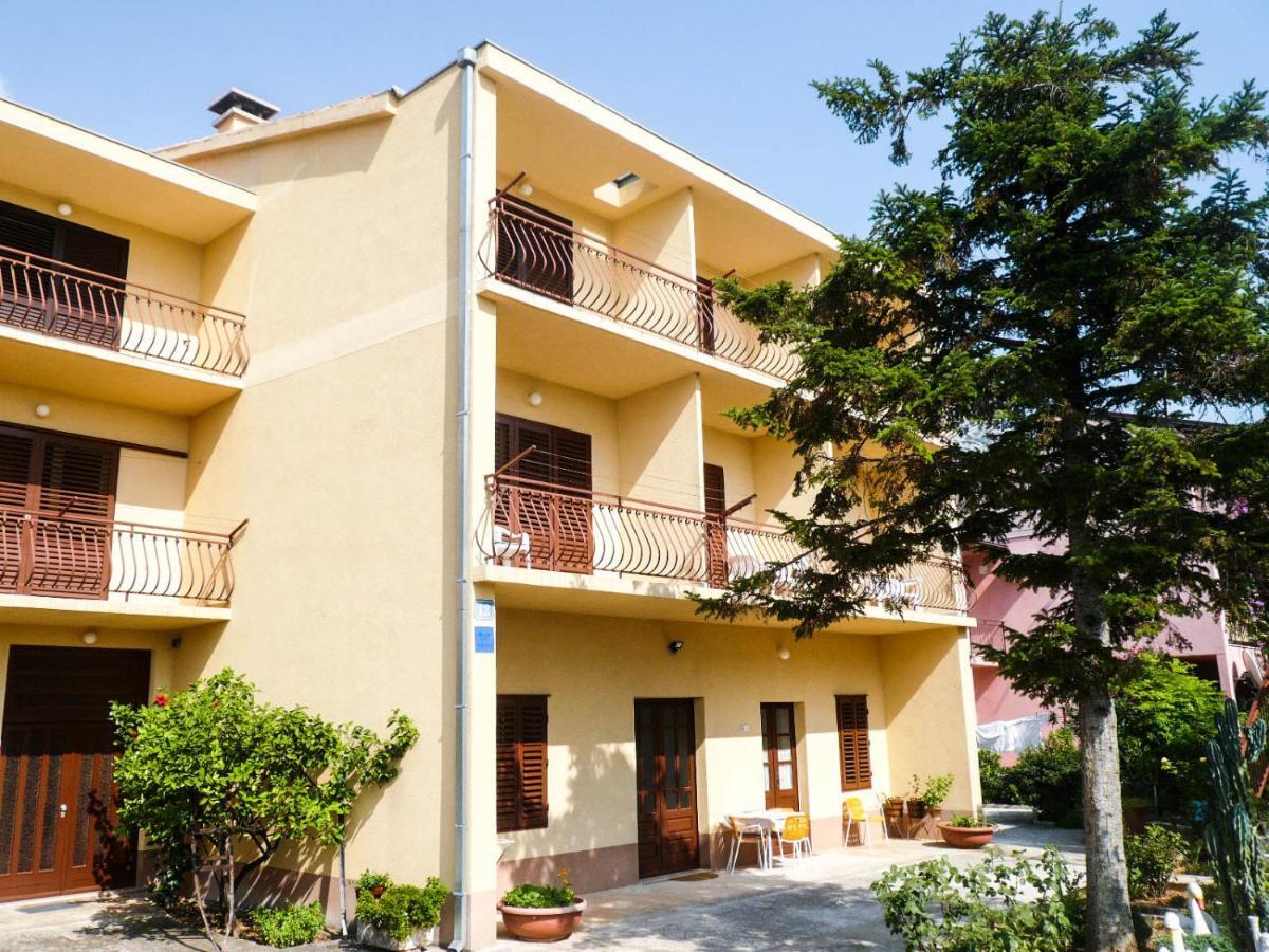 Apartments Saric Makarska Ngoại thất bức ảnh