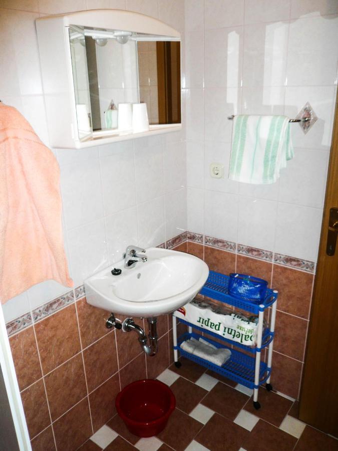 Apartments Saric Makarska Ngoại thất bức ảnh